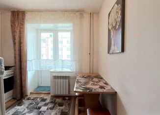 Продаю 1-ком. квартиру, 37 м2, Пласт, улица Черняховского, 11