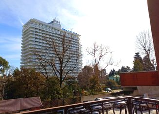 Продам трехкомнатную квартиру, 102 м2, Сочи, Гагринская улица, 3/8, микрорайон Светлана