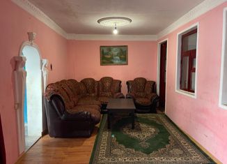 Продается трехкомнатная квартира, 74 м2, Дербент, улица Кобякова, 50