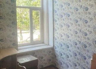 Продам трехкомнатную квартиру, 50 м2, Ершов, Малоузенская улица, 12