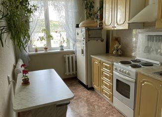 Продам трехкомнатную квартиру, 61 м2, Аша, улица Толстого, 8