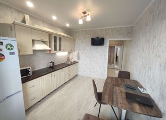 Продам 1-ком. квартиру, 46.8 м2, Строитель, Октябрьская улица, 15