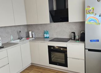 Продажа 3-комнатной квартиры, 76.6 м2, Москва, Беловежская улица, 37, станция Немчиновка