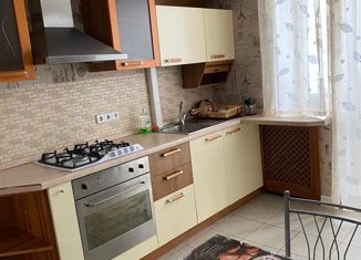 Продается 2-ком. квартира, 70 м2, Удмуртия, улица Ворошилова, 68