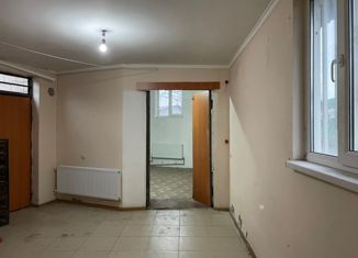 Сдам в аренду 1-комнатную квартиру, 48 м2, Владикавказ, улица Куйбышева, 40