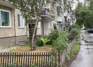 Продам 3-ком. квартиру, 61.1 м2, поселок городского типа Шушенское, 2-й микрорайон, 52