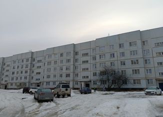 Продаю 3-комнатную квартиру, 63 м2, поселок городского типа Крестцы, Заводской переулок, 13