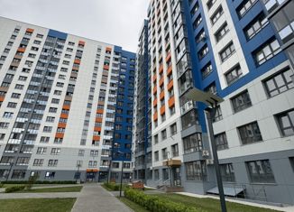 Продается 4-ком. квартира, 83.5 м2, Барнаул, Сиреневая улица, 52, Индустриальный район