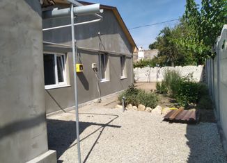 Продается 3-комнатная квартира, 63 м2, село Новоивановка, улица Маяковского, 11