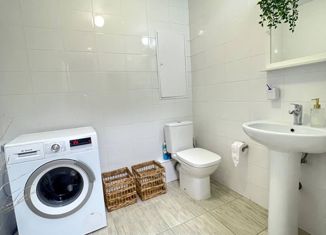 Продаю 4-комнатную квартиру, 86.3 м2, поселение Московский, Саларьевская улица, 8к1