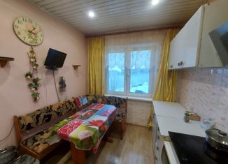 Продается четырехкомнатная квартира, 75 м2, Апатиты, проспект Сидоренко, 11
