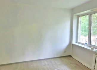 Продается 2-ком. квартира, 44 м2, Чайковский, улица Карла Маркса, 3