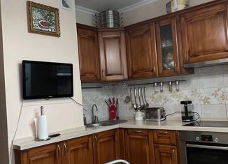 Продается трехкомнатная квартира, 72 м2, Москва, улица Милашенкова, 8, улица Милашенкова