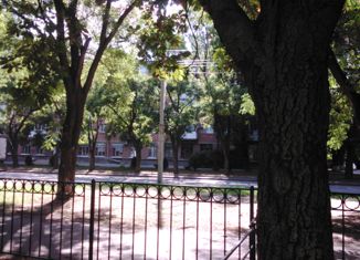 Продажа комнаты, 100 м2, Таганрог, улица Пальмиро Тольятти, 24-4