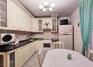 Продаю 4-ком. квартиру, 110 м2, Ростов-на-Дону, Ленинский район, переулок Соляной Спуск, 8-10