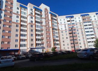 Продаю 2-ком. квартиру, 60.6 м2, Киров, улица Ивана Попова, 60, жилой район Чистые Пруды