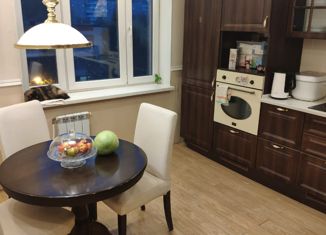 Продаю 3-ком. квартиру, 73 м2, Екатеринбург, Эскадронная улица, 31, Эскадронная улица
