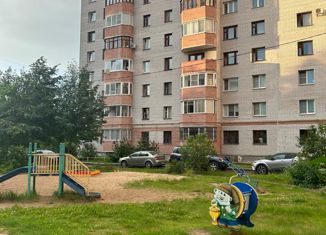 2-ком. квартира на продажу, 60 м2, Ярославская область, Сосновая улица, 10