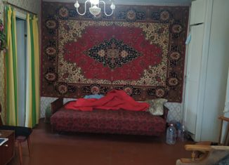 Продаю четырехкомнатную квартиру, 60 м2, Каменск-Шахтинский, переулок Крупской, 66