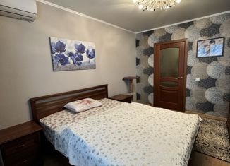 Продам 2-комнатную квартиру, 66 м2, Вологодская область, улица Командарма Белова, 46А