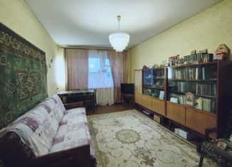 Продам 2-ком. квартиру, 43 м2, Кировск, улица Кирова, 50