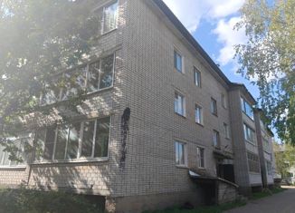 2-ком. квартира на продажу, 48.4 м2, рабочий посёлок Крестцы, улица Строителей, 10