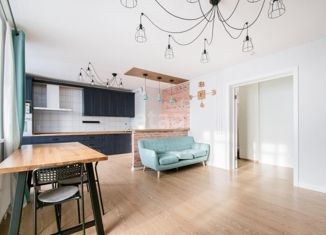 Продам двухкомнатную квартиру, 65 м2, Екатеринбург, улица Сурикова, 55, улица Сурикова