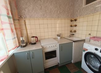 Аренда двухкомнатной квартиры, 53 м2, Москва, Мишина улица, 12