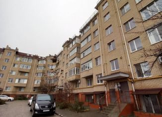 Продам 5-комнатную квартиру, 173.9 м2, Калмыкия, улица Юрия Клыкова, 81Б