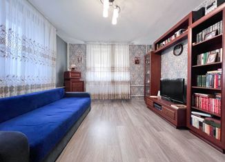 Продам 1-комнатную квартиру, 43 м2, Ростовская область, улица Петренко, 4