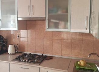 Продам пятикомнатную квартиру, 92 м2, Армавир, 8-й микрорайон, 3/1