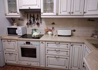 Продаю 2-ком. квартиру, 54 м2, Москва, улица Шолохова, 10, улица Шолохова