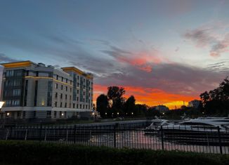 Двухкомнатная квартира на продажу, 76 м2, Санкт-Петербург, Петровский проспект, 2с2, муниципальный округ Петровский