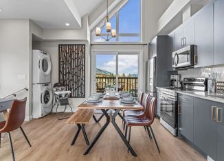 Продаю таунхаус, 180 м2, село Эстосадок, Берёзовая улица