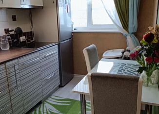 Продаю 3-комнатную квартиру, 60.1 м2, поселок городского типа Молочный, улица Гальченко, 8