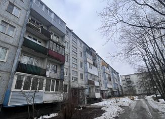 Продается двухкомнатная квартира, 43 м2, Гатчина, улица Филиппова, 2