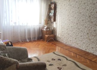 Продам четырехкомнатную квартиру, 71 м2, Ставрополь, улица Космонавтов, 8, микрорайон №24