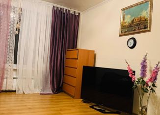 Продаю трехкомнатную квартиру, 63 м2, Москва, улица Корнейчука, 48А, улица Корнейчука