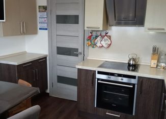 Продается трехкомнатная квартира, 72.1 м2, Москва, Ярцевская улица, 14, метро Молодёжная