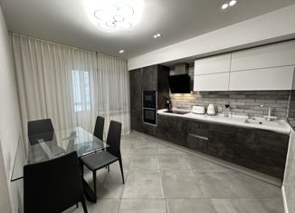 Продажа 3-комнатной квартиры, 99.5 м2, Саратов, Усть-Курдюмская улица, 25, ЖК Изумрудный