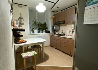 Продажа 2-комнатной квартиры, 52.7 м2, Соликамск, улица Культуры, 28