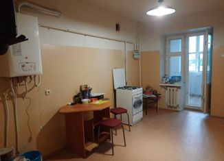 Продажа двухкомнатной квартиры, 74 м2, посёлок городского типа Игрим, улица Сухарева, 11