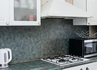 Продаю трехкомнатную квартиру, 60 м2, Петровск, улица Братьев Костериных, 40