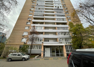 Продам 1-комнатную квартиру, 35 м2, Москва, Мосфильмовская улица, 41