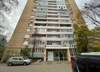 Продам 1-комнатную квартиру, 35 м2, Москва, район Раменки, Мосфильмовская улица, 41