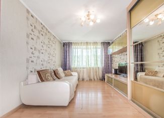 Продается трехкомнатная квартира, 63 м2, Екатеринбург, улица Бебеля, 170