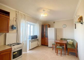 Продаю 2-комнатную квартиру, 80 м2, Ставрополь, улица Ленина, 397А, микрорайон № 22