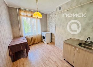 Продается двухкомнатная квартира, 52 м2, Новокубанск, улица Нева, 38