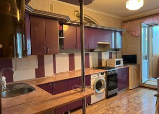 Продам 2-ком. квартиру, 66.2 м2, Губкин, Севастопольская улица, 20