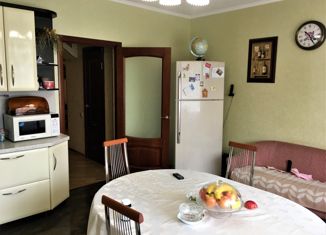 Продам 3-комнатную квартиру, 126 м2, Астраханская область, улица Космонавтов, 2к1
